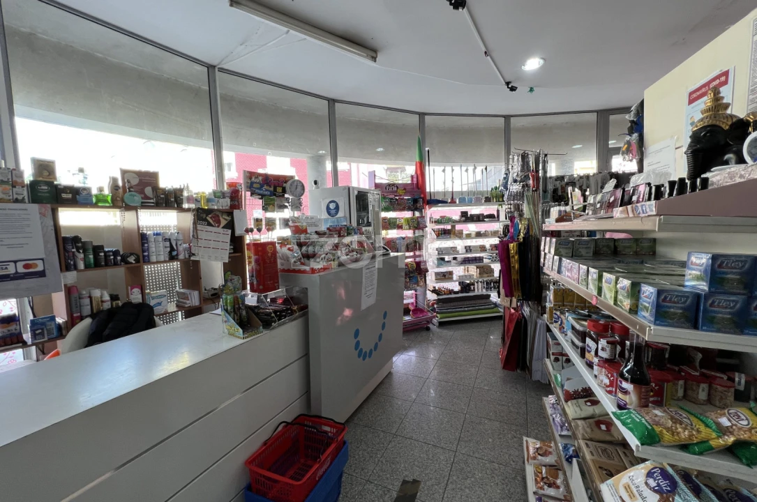 Negócio para Venda em Gulpilhares e Valadares Foto 3