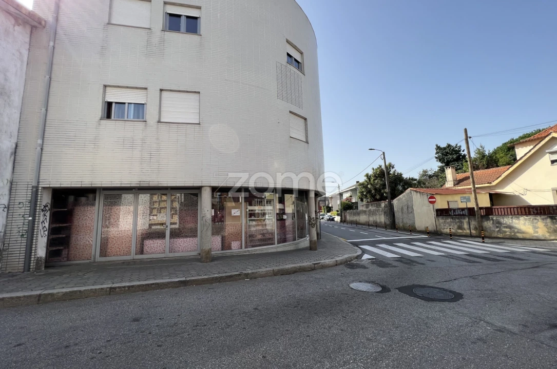 Negócio para Venda em Gulpilhares e Valadares Foto 2