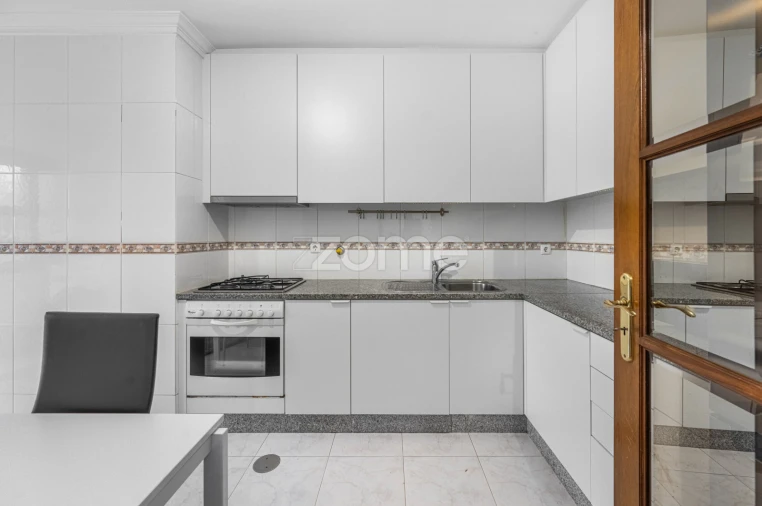 Apartamento T2 para Venda em Moreira Foto 8