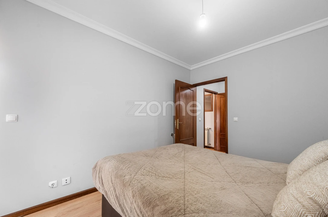 Apartamento T2 para Venda em Moreira Foto 14