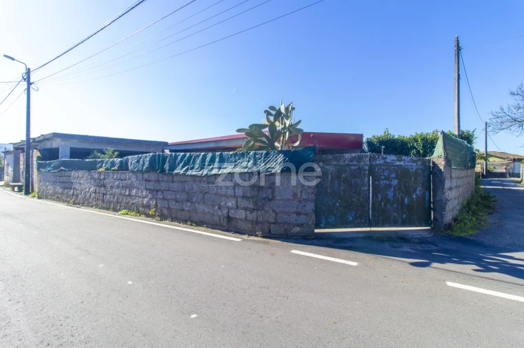 Moradia T3 para Venda em Vila de Prado Foto 22