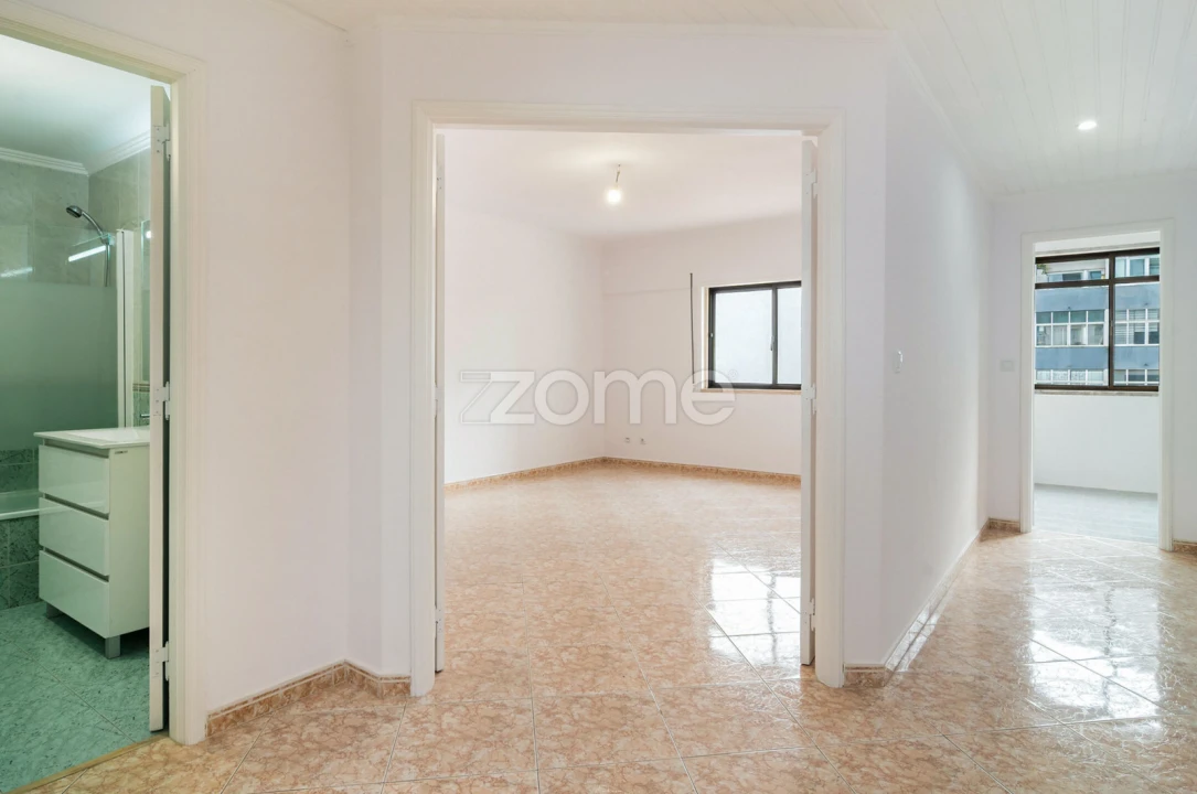 Apartamento T2 para Venda em Rio de Mouro Foto 3