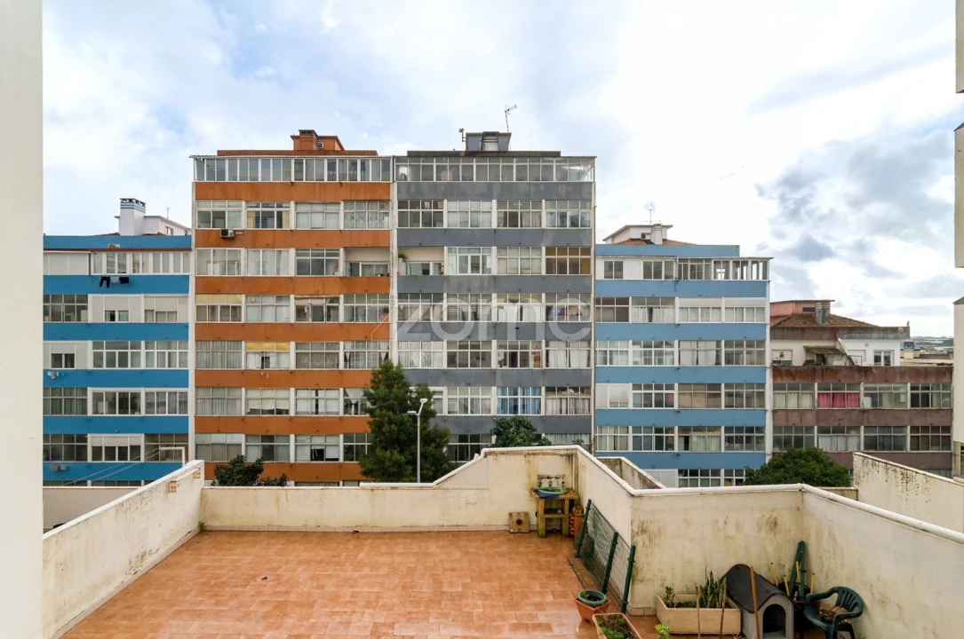 Apartamento T2 para Venda em Rio de Mouro Foto 20