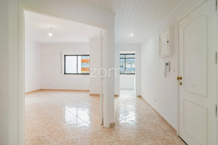 Apartamento T2 para Venda em Rio de Mouro Foto 5