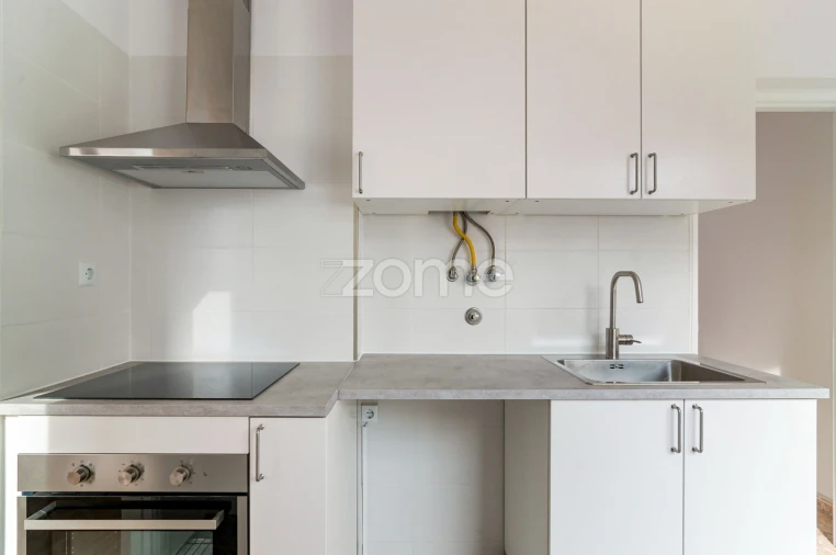 Apartamento T2 para Venda em Rio de Mouro Foto 10