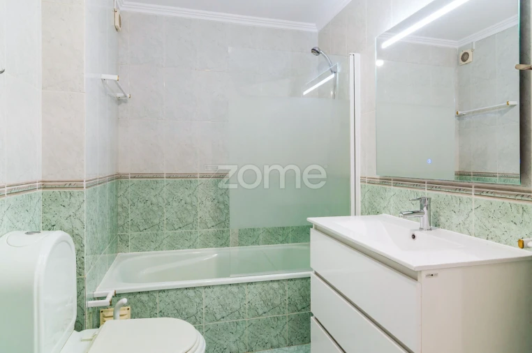 Apartamento T2 para Venda em Rio de Mouro Foto 12