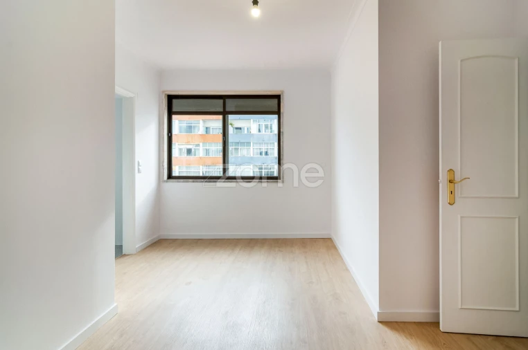 Apartamento T2 para Venda em Rio de Mouro Foto 13