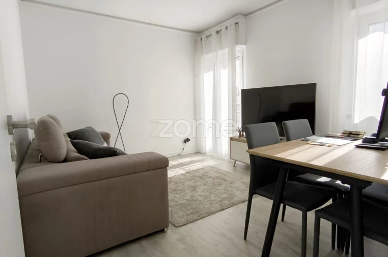 Apartamento T1 para Venda em Falagueira-Venda Nova