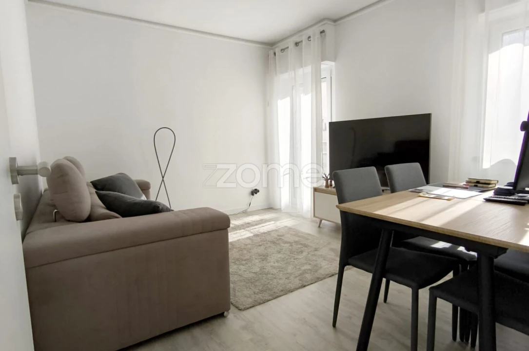 Apartamento T1 para Venda em Falagueira-Venda Nova Foto 1