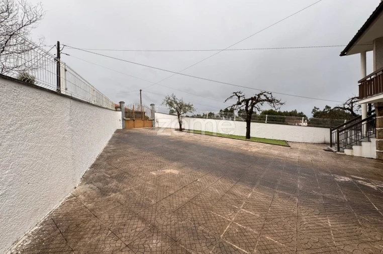 Moradia T5 para Venda em Mundão Foto 38