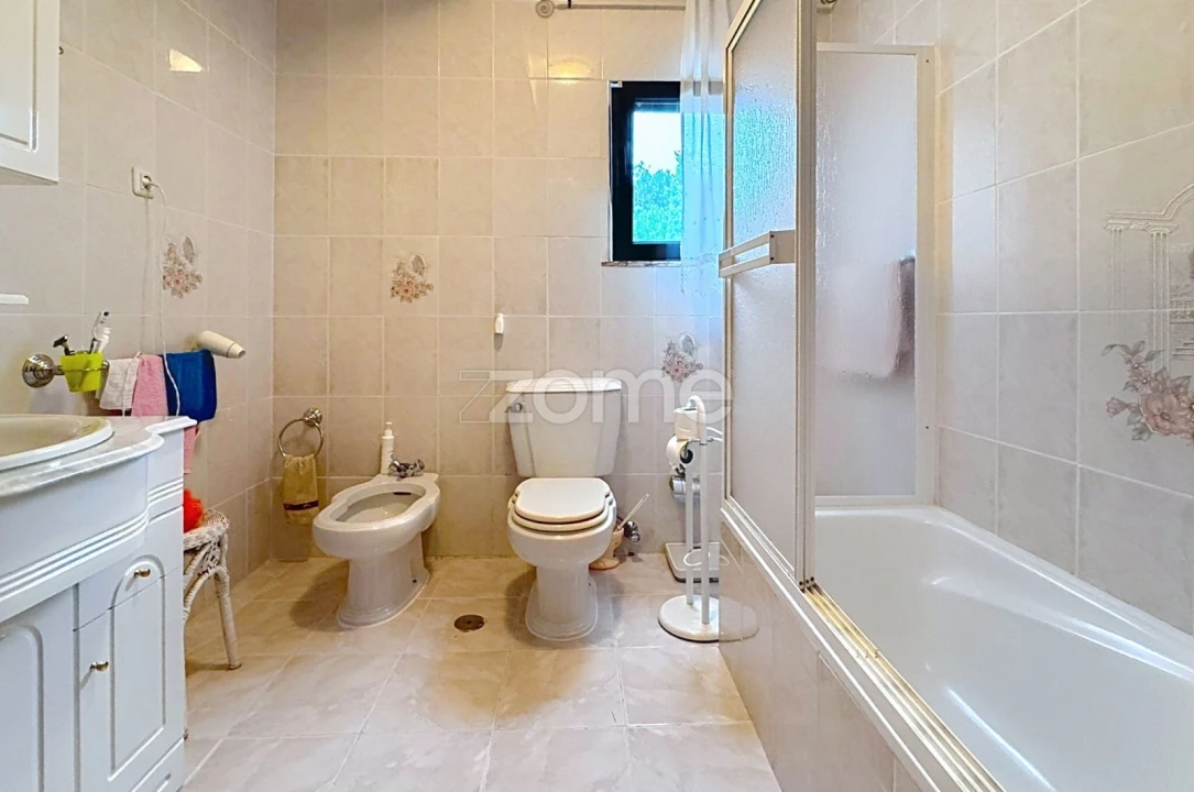 Moradia T5 para Venda em Mundão Foto 10