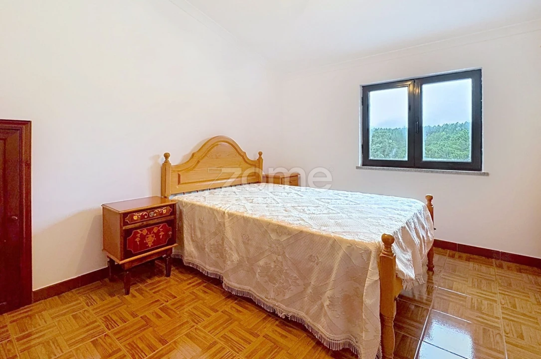 Moradia T5 para Venda em Mundão Foto 13