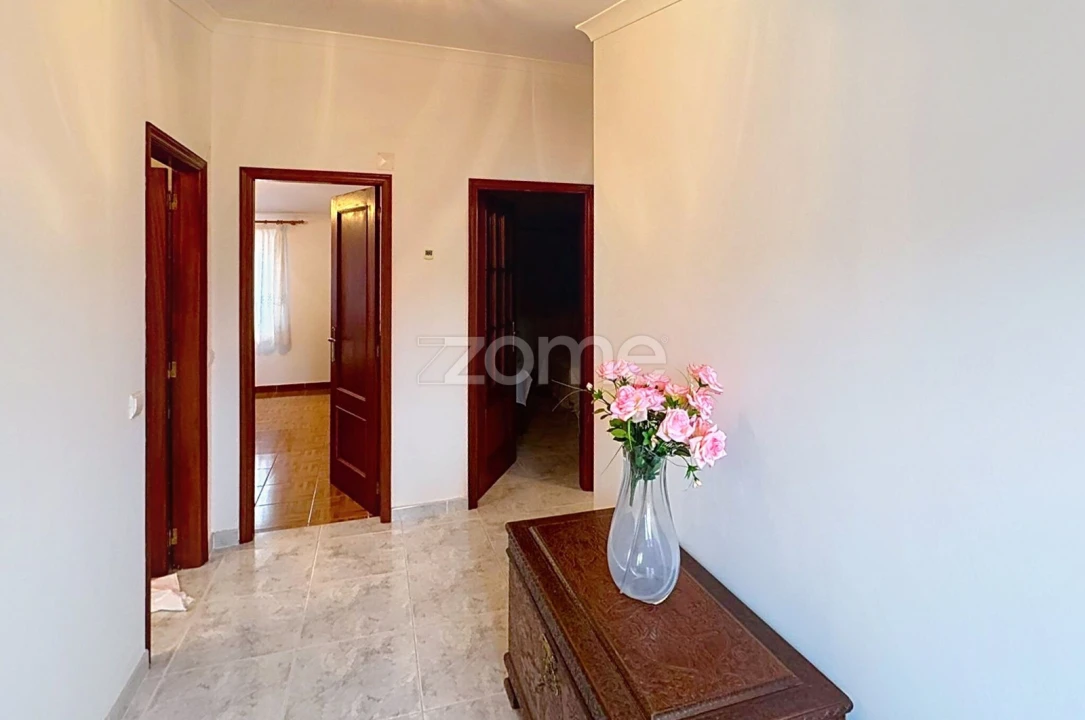 Moradia T5 para Venda em Mundão Foto 11