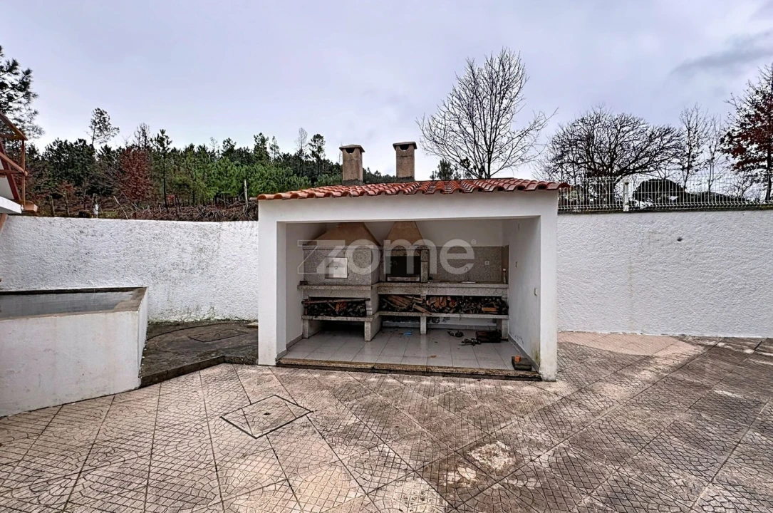 Moradia T5 para Venda em Mundão Foto 37