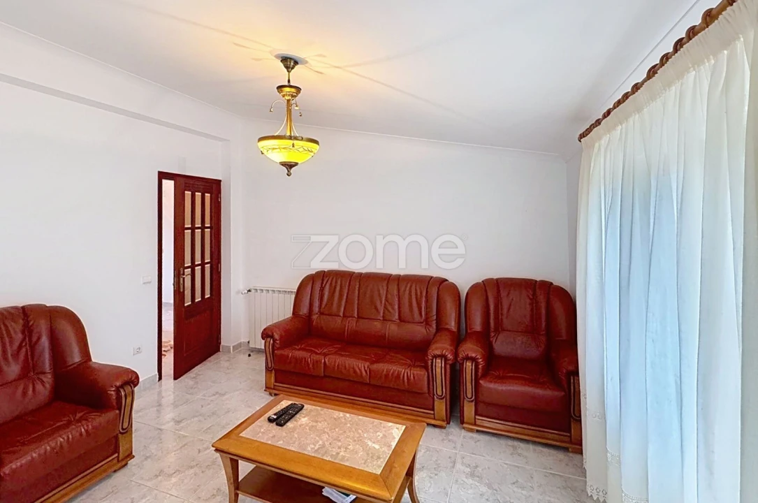 Moradia T5 para Venda em Mundão Foto 16