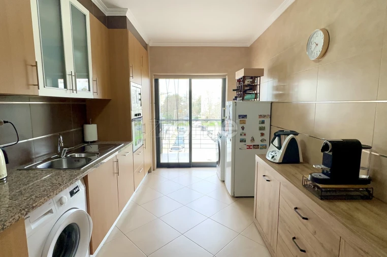 Apartamento T3 para Arrendamento em Portimão Foto 8