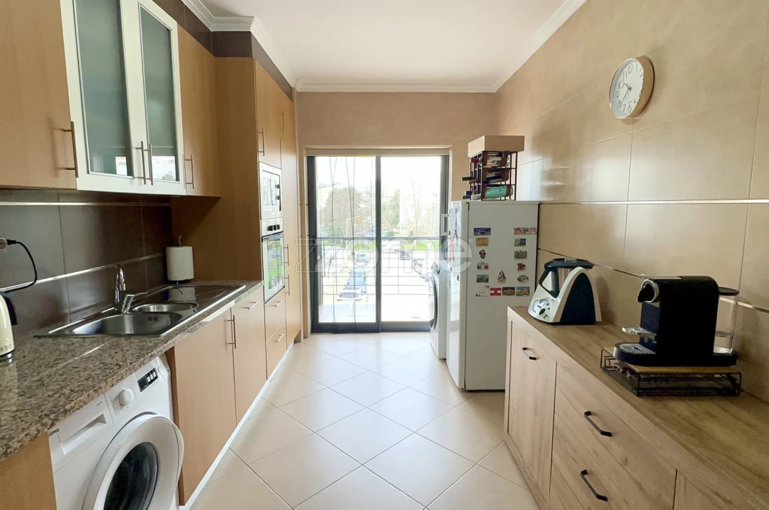 Apartamento T3 para Arrendamento em Portimão Foto 8