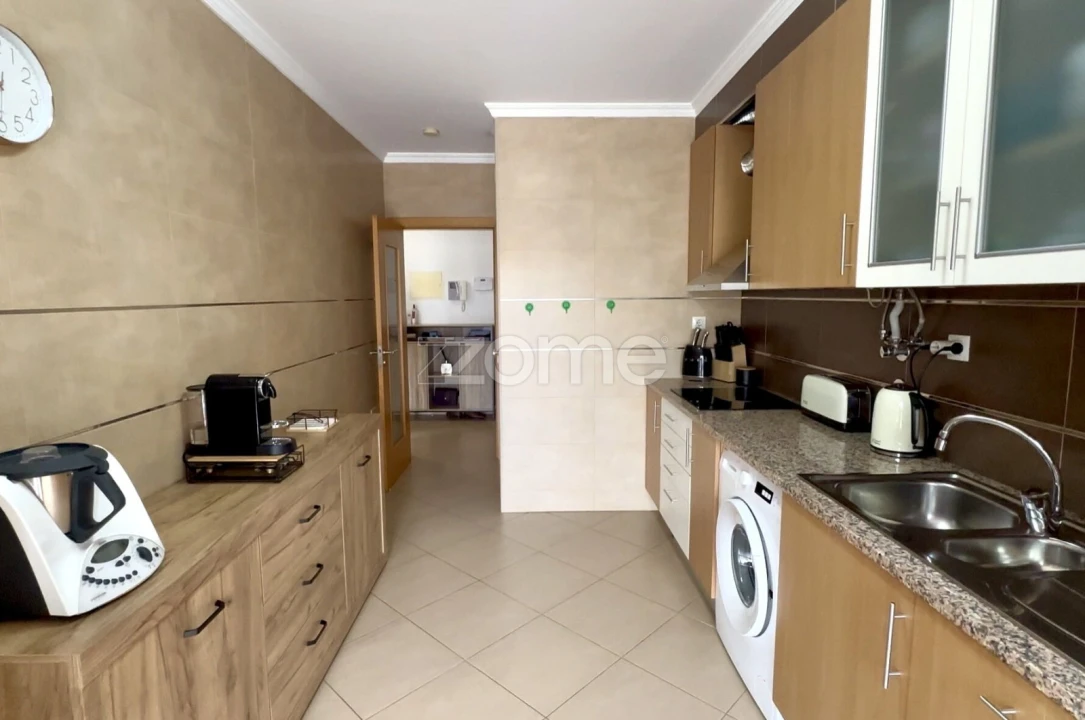 Apartamento T3 para Arrendamento em Portimão Foto 10