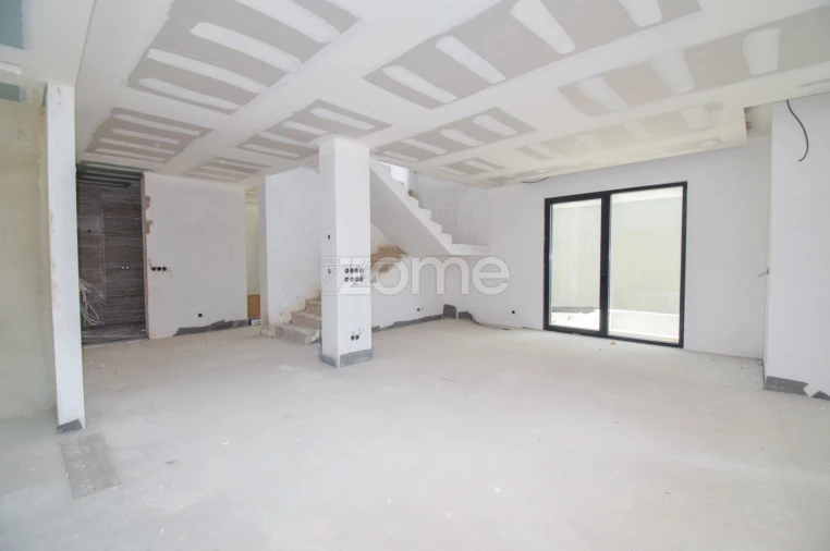 Moradia T4 para Venda em Loures Foto 8