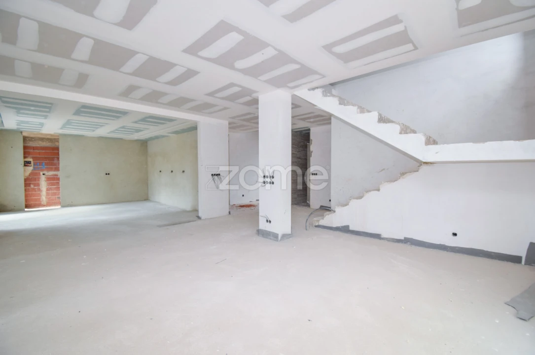 Moradia T4 para Venda em Loures Foto 7