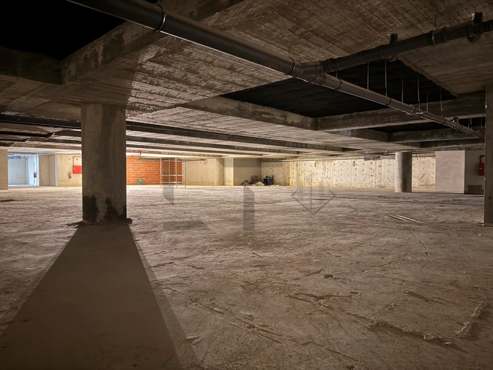 Loja para Arrendamento em Avenidas Novas Foto 7