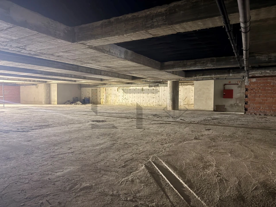 Loja para Arrendamento em Avenidas Novas Foto 8