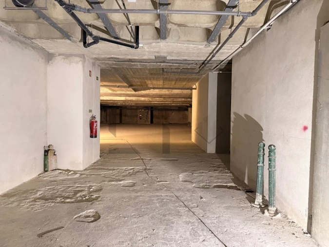 Loja para Arrendamento em Avenidas Novas Foto 13