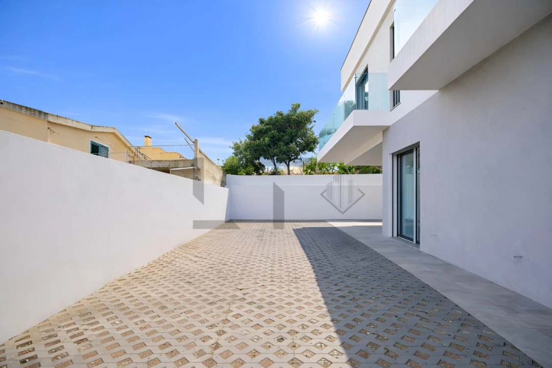 Moradia T4 para Venda em São Domingos de Rana Foto 6