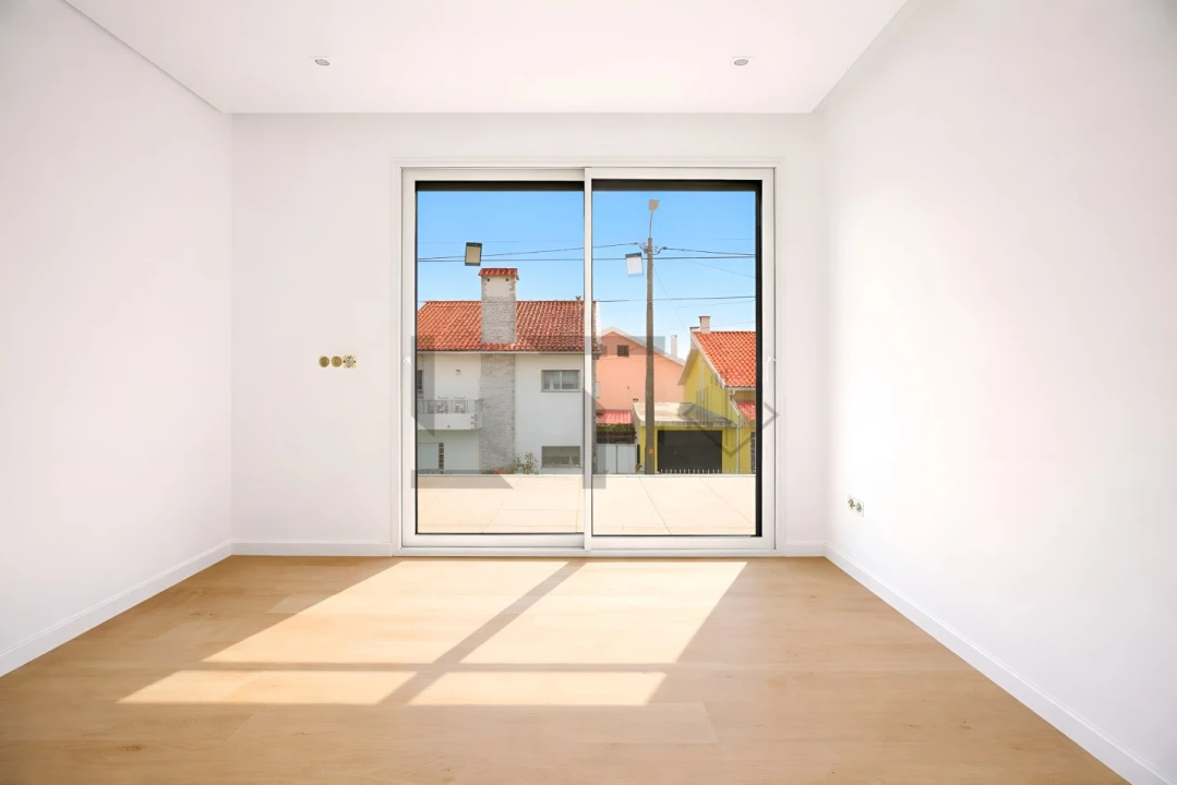 Moradia T4 para Venda em São Domingos de Rana Foto 22