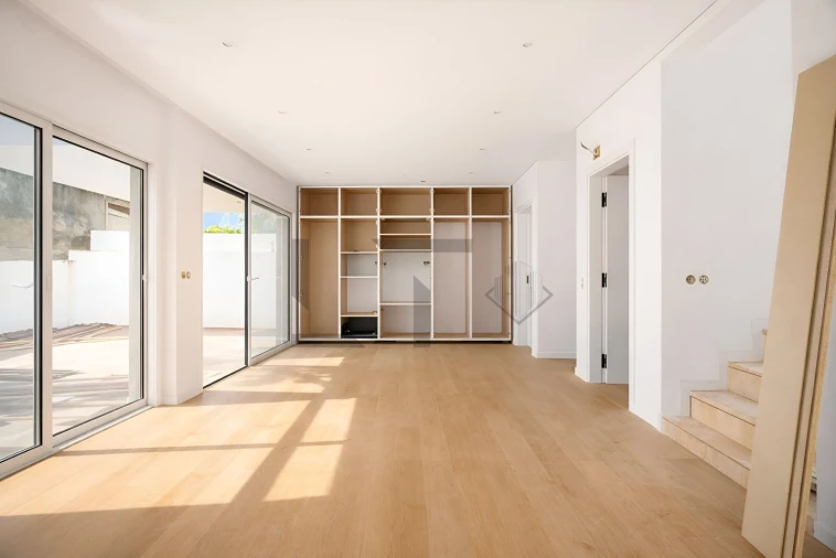 Moradia T4 para Venda em São Domingos de Rana Foto 12