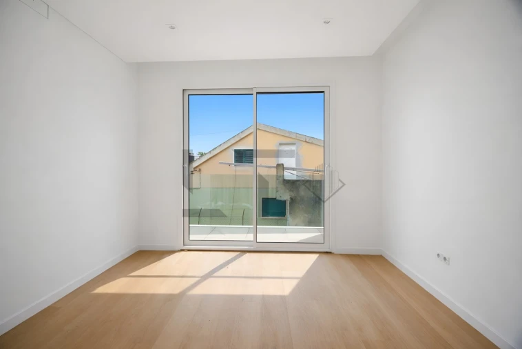 Moradia T4 para Venda em São Domingos de Rana Foto 20