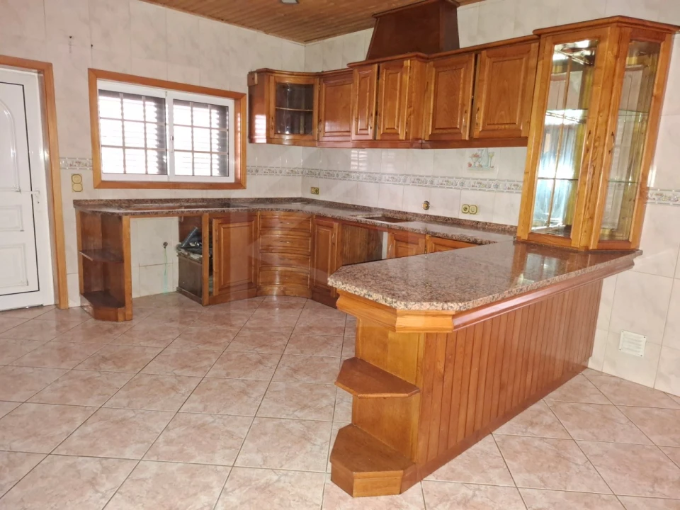 Moradia T3 para Venda em Milheiros de Poiares Foto 5