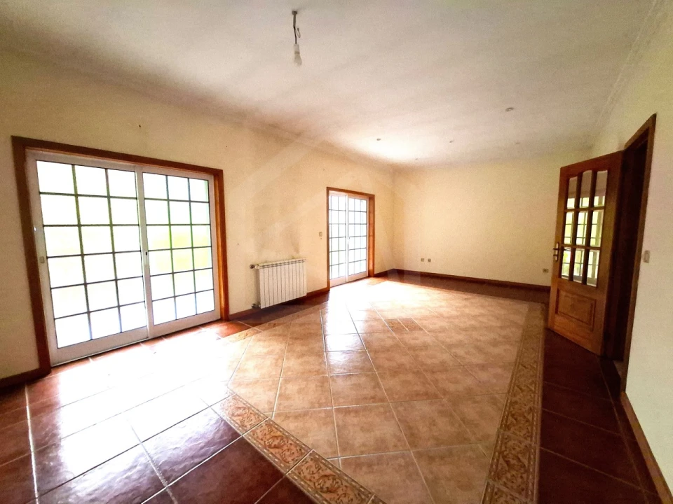 Moradia T3 para Venda em Milheiros de Poiares Foto 7