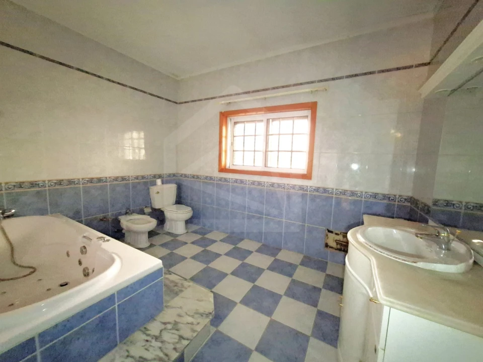 Moradia T3 para Venda em Milheiros de Poiares Foto 19