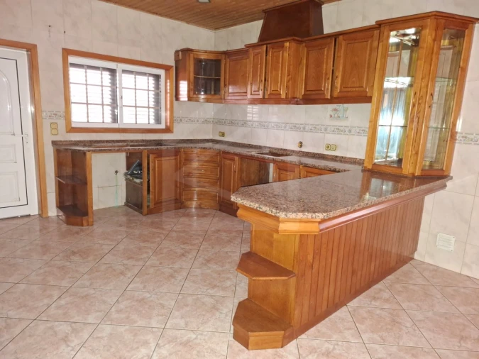 Moradia T3 para Venda em Milheiros de Poiares Foto 5