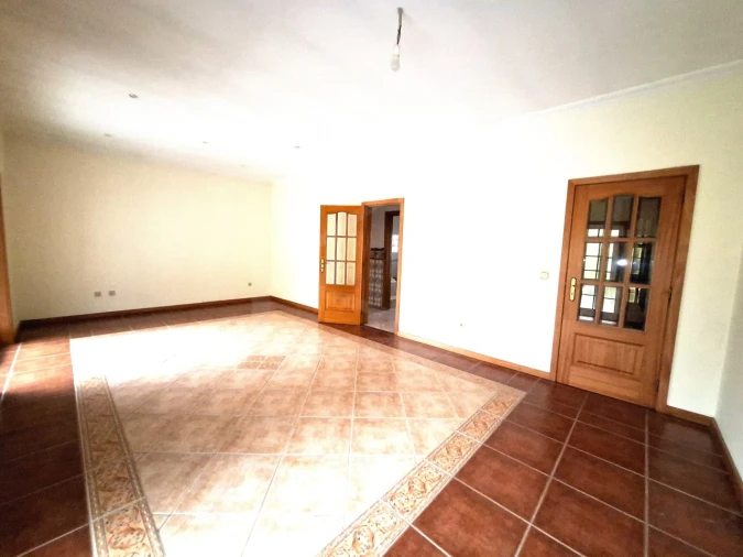 Moradia T3 para Venda em Milheiros de Poiares Foto 8