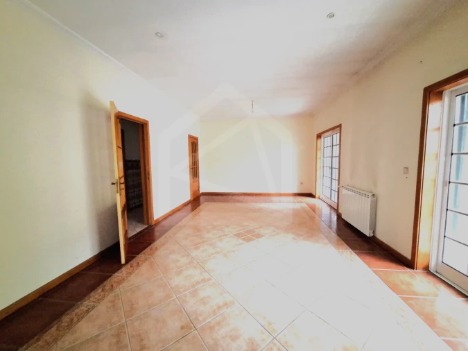 Moradia T3 para Venda em Milheiros de Poiares Foto 6