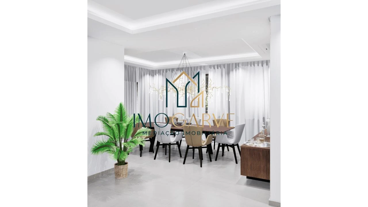 Moradia T5 para Venda em Lagos (São Sebastião e Santa Maria) Foto 16