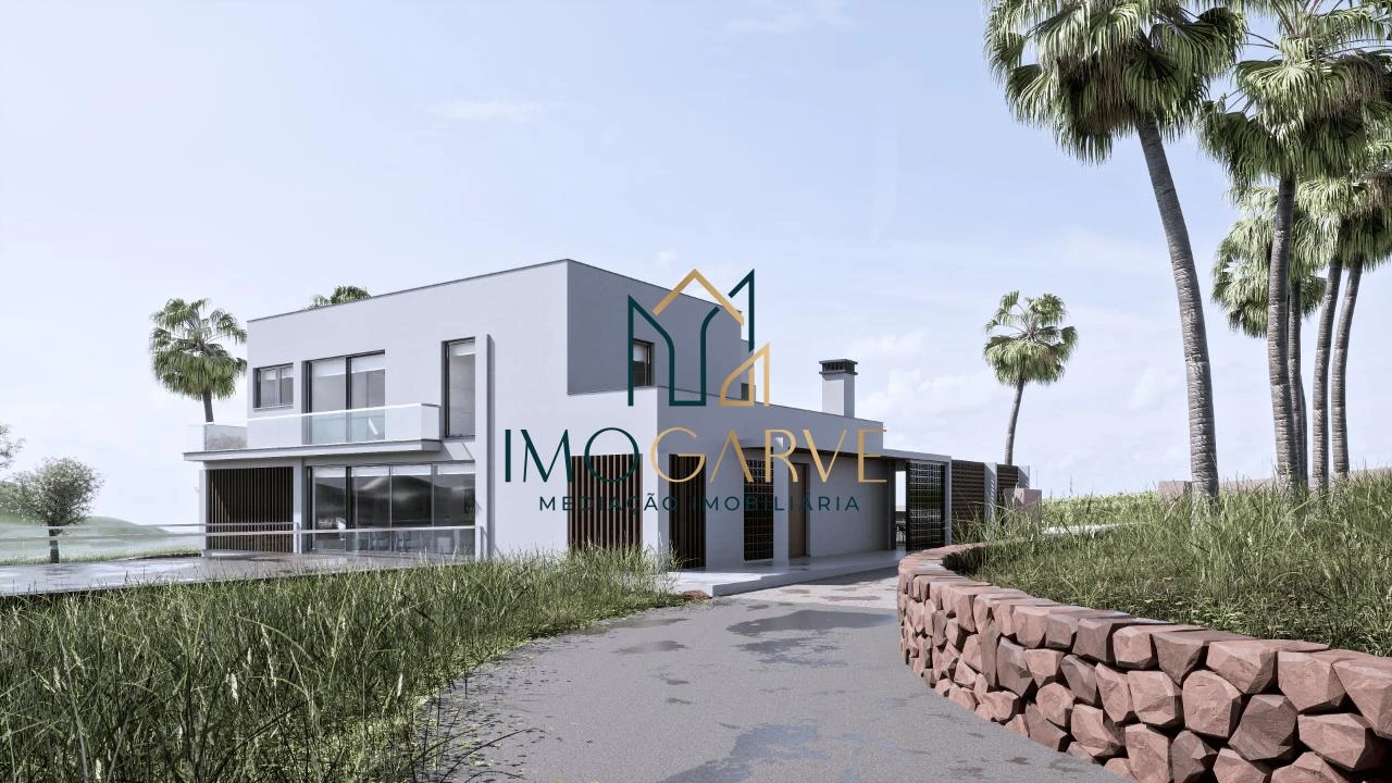 Moradia T4 para Venda em Lagos (São Sebastião e Santa Maria) Foto 1