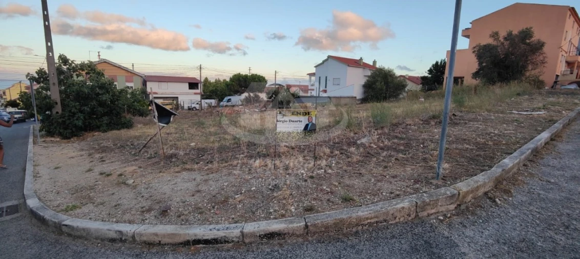 Terreno para Venda em Santa Iria de Azoia, São João da Talha e Bobadela Foto 1