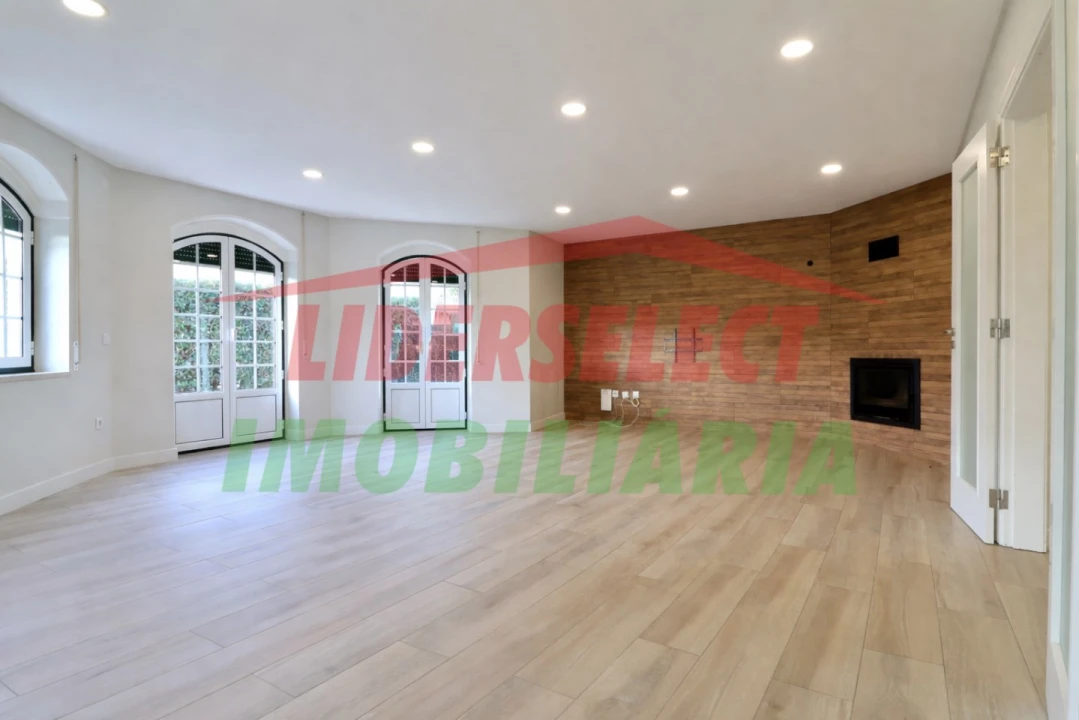 Moradia T4 para Venda em Silveira Foto 14