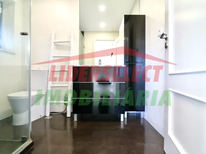 Moradia T4 para Venda em Silveira Foto 39