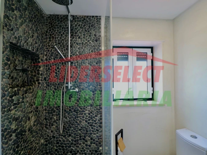 Moradia T4 para Venda em Silveira Foto 40