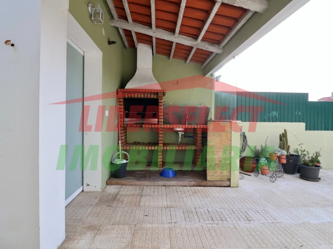 Moradia T4 para Venda em Silveira Foto 42