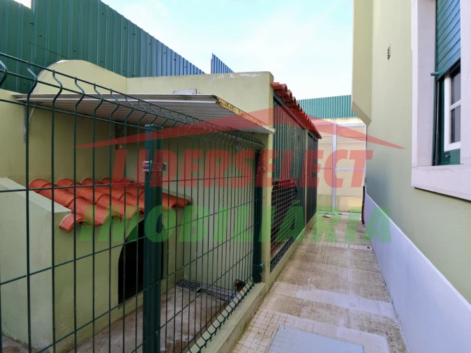 Moradia T4 para Venda em Silveira Foto 47