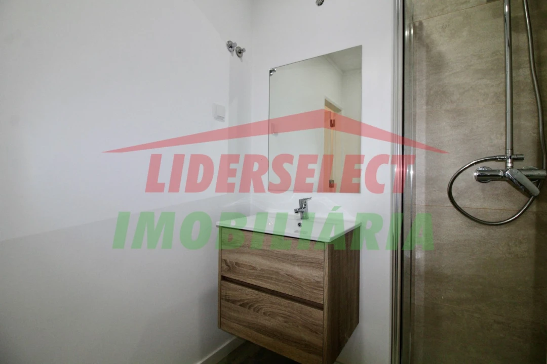 Apartamento T1 para Venda em Silveira Foto 8