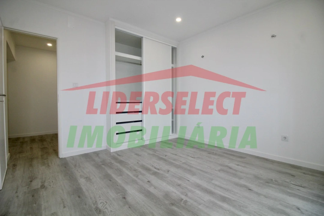 Apartamento T1 para Venda em Silveira Foto 10