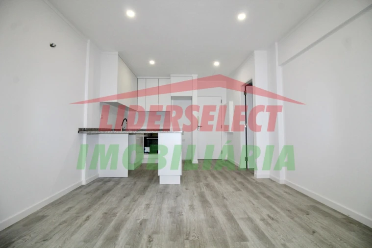 Apartamento T1 para Venda em Silveira Foto 3