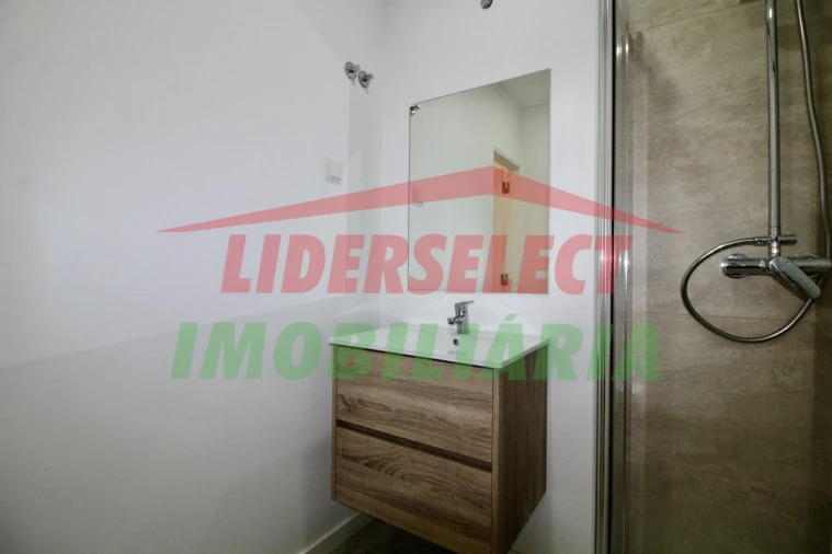 Apartamento T1 para Venda em Silveira Foto 8