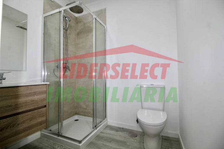 Apartamento T1 para Venda em Silveira Foto 9